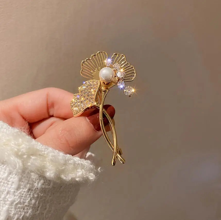 Luna Elegance Brooch