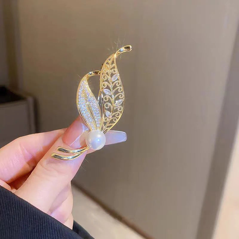 Luna Elegance Brooch