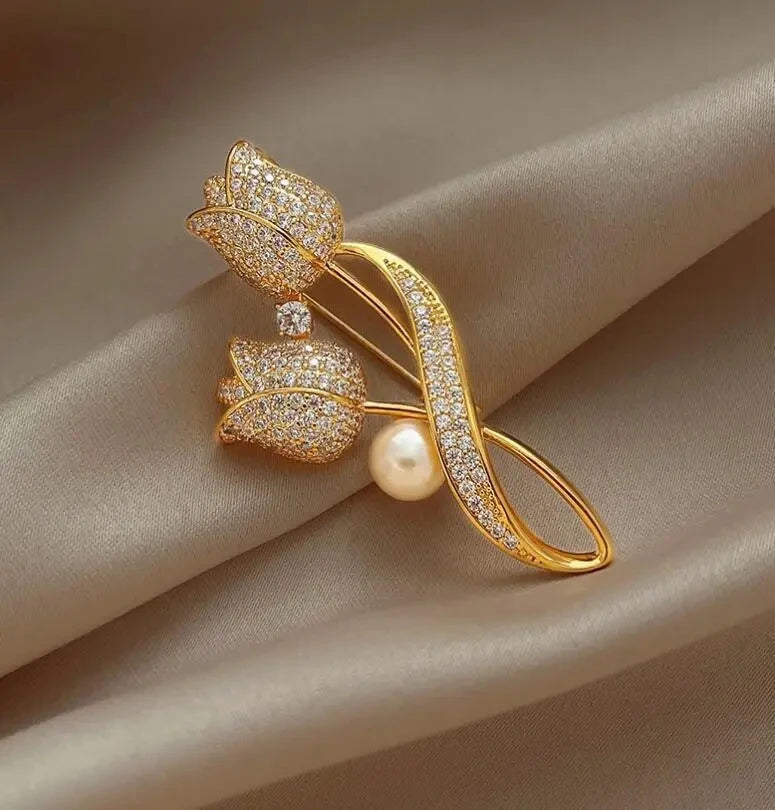 Luna Elegance Brooch