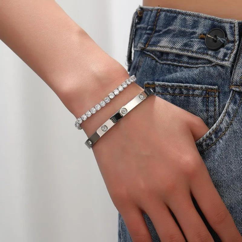Timeless Circle Bracelet