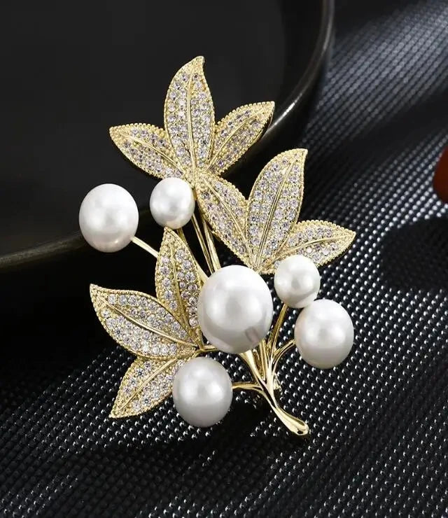 Luna Elegance Brooch